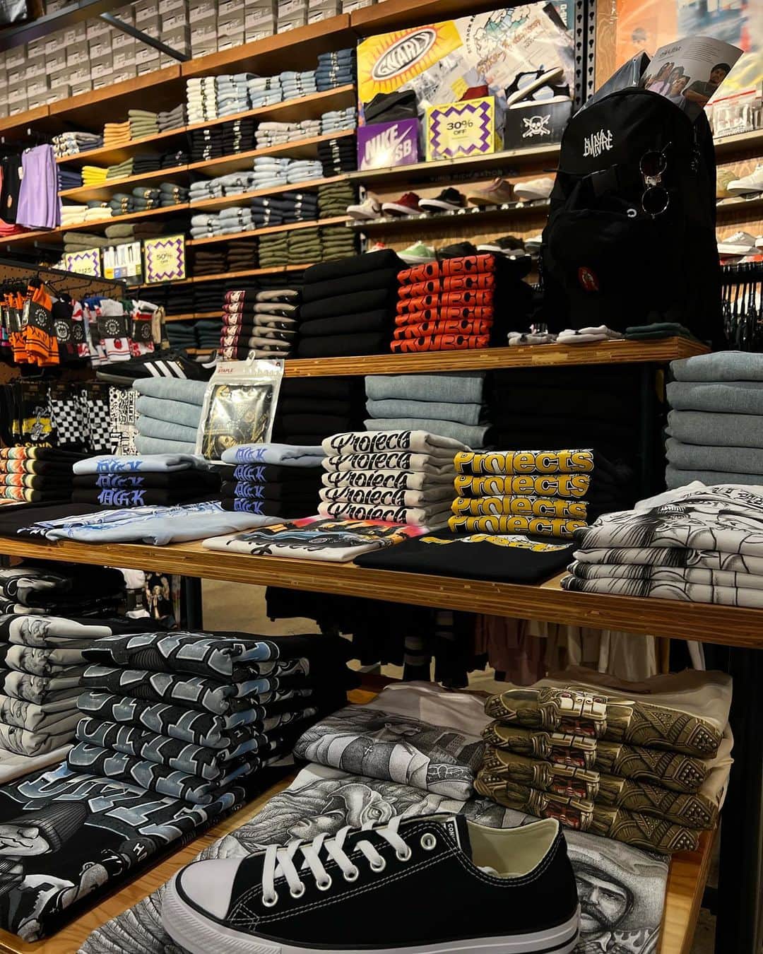 zumiezのインスタグラム：「Come & cop some of our new merch cuhh」