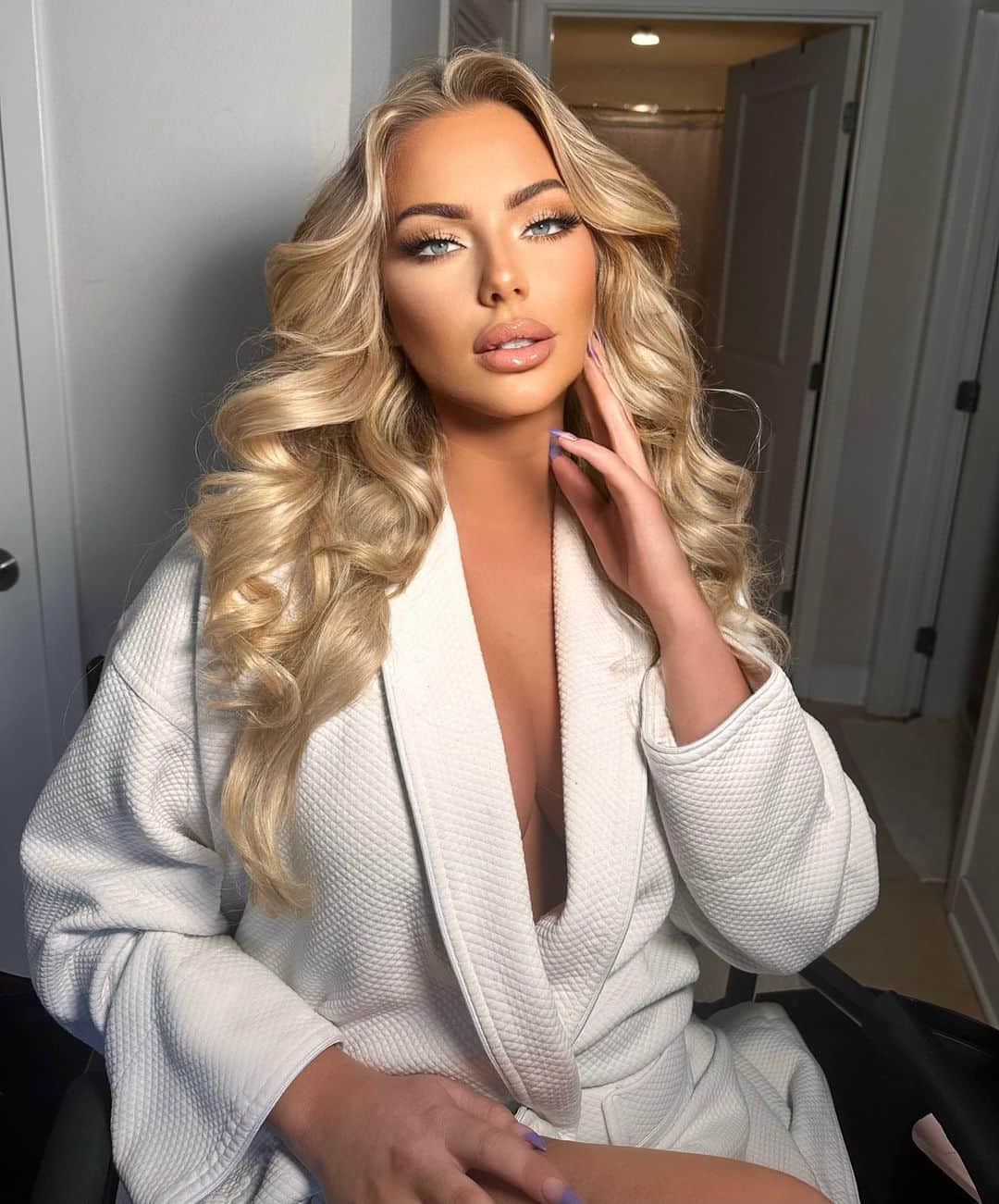 ロリン・ヨークのインスタグラム：「My DAY 1 and forever to go @beautybymichellev」