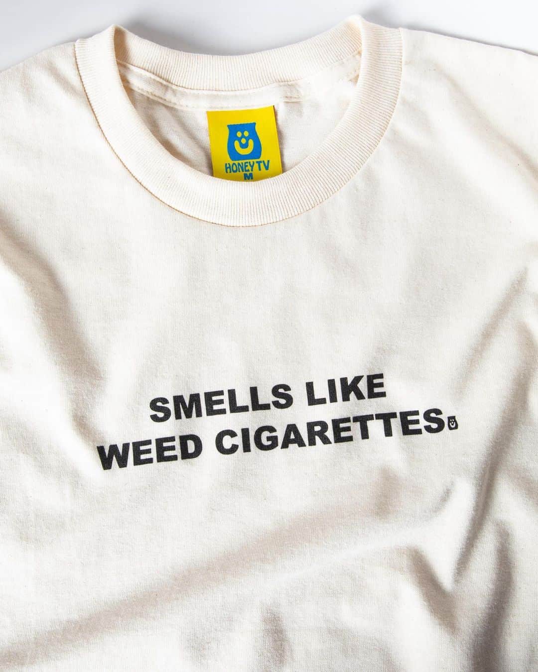 zumiezさんのインスタグラム写真 - (zumiezInstagram)「New tee landing in @zumiez in-store & online today.   “Smells Like Weed Cigarettes” tee based on our weed cigs sticker.   Available now in select Zumiez stores and online.」7月15日 8時13分 - zumiez
