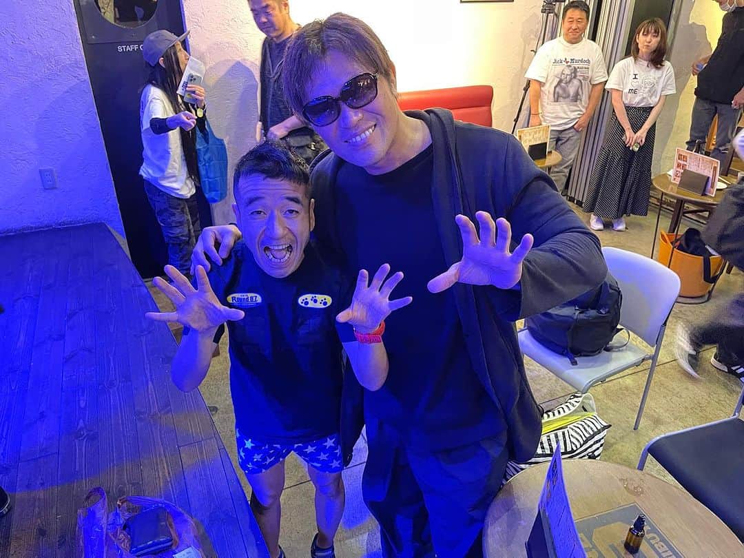 小比類巻貴之のインスタグラム：「にゃー！してきた #猫ひろし」