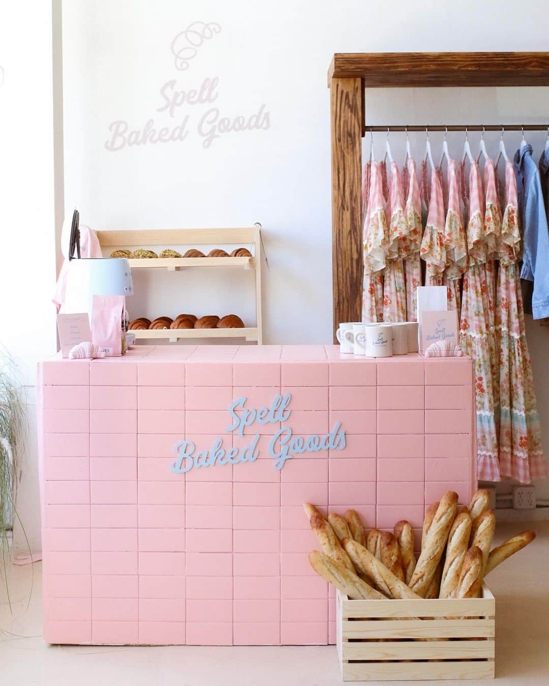 SPELLのインスタグラム：「Spell Baked Goods 🥐 we’ve transformed our Venice store into a pop-up bakery and we’re inviting you to brunch… ☕️ join us in store tomorrow from 11am ‘til 1pm for our final day of coffee + pastries ~ shop our latest collection Flora and receive a mug and tote gift with purchase 🌸 #SpellBakedGoods」