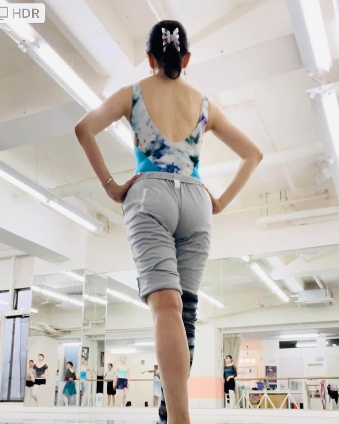 井脇幸江さんのインスタグラム写真 - (井脇幸江Instagram)「夏のレオタード🦋 @leotard.tokyo   鮮やかなブルーと華やかな花柄  生地がよく、動いていてとても優しくフィットするし、背中のカットラインも美しくて、大のお気に入りの形です🥰  スカートも合わせたので、その写真はまたいつか😆🩵🩷  #Ballet #Dancer #バレエ #バレエダンサー #芸術 #芸術観賞 #舞台 #stage #トスカ #大人 #美の世界 #四ッ谷 #Iwaki Ballet Company #IBC #バレエスタジオ #バレエ教師 #バレエ教室 #美しい #楽しい #人生 # 健康 #東京 #井脇幸江」7月15日 8時33分 - yukie.iwaki