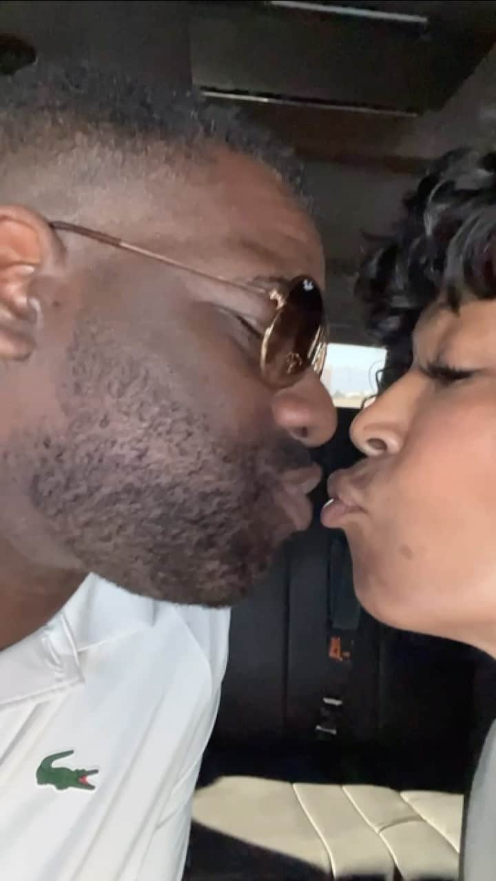 エリカ・キャンベルのインスタグラム：「Hey babe Kiss me on camera😘❤️😍 @warryncampbell I'm out here being fast in Vegas... He likes it❤️」