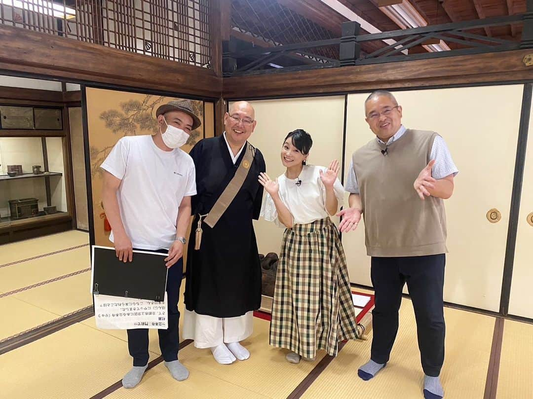 去来川奈央さんのインスタグラム写真 - (去来川奈央Instagram)「. おはようございます☀️ 今日は KBS京都「サニータイム」 村瀬哲史先生🧑‍🏫の ガッ地理！雑学マップ🗺️放送です！ #立本寺 編🚶 #京都市上京区  10:30からですよ〜📺  ぜひご覧くださいね😆🐸  #KBS京都 #サニータイム #京都 #京都観光 #東進ハイスクール #村瀬哲史 先生 #ガッ地理雑学マップ」7月15日 9時34分 - nao.isagawa