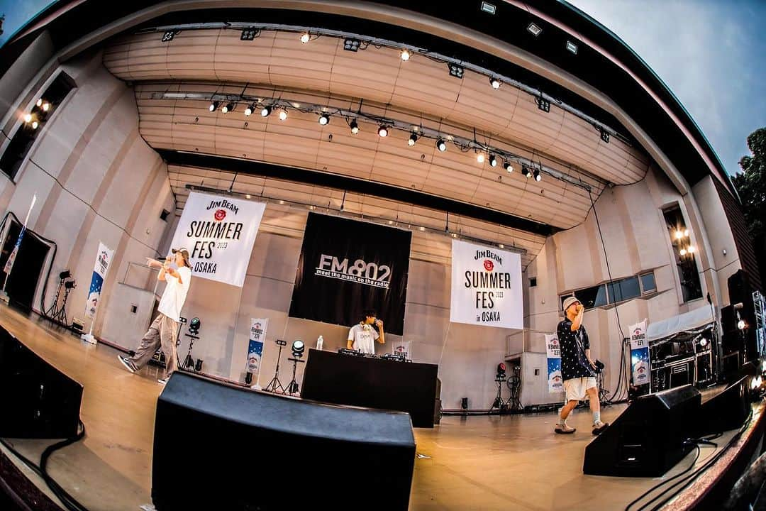 FM802さんのインスタグラム写真 - (FM802Instagram)「JIM BEAM SUMMER FES presents 802 RADIO MASTERS  SOUND CAMP SPECIAL LIVE⚡️  7月14日(金) 📍大阪城野外音楽堂 🎙️MC：中島ヒロト @djhirotonakajima    オープニングアクトに #Neibiss (@neibiss_ )が登場✨  この日の模様は 7/18(火)802 RADIO MASTERSにて 一部オンエア！#802RM  📷by 渡邉一生 @nabespg」7月15日 9時51分 - fm802_pr