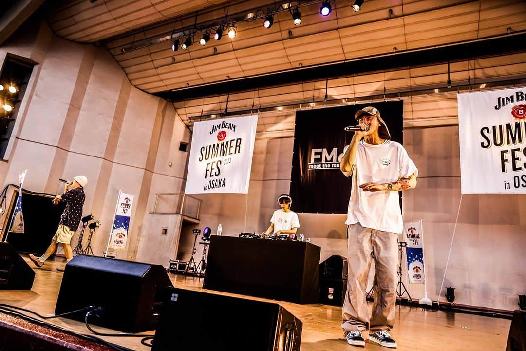 FM802さんのインスタグラム写真 - (FM802Instagram)「JIM BEAM SUMMER FES presents 802 RADIO MASTERS  SOUND CAMP SPECIAL LIVE⚡️  7月14日(金) 📍大阪城野外音楽堂 🎙️MC：中島ヒロト @djhirotonakajima    オープニングアクトに #Neibiss (@neibiss_ )が登場✨  この日の模様は 7/18(火)802 RADIO MASTERSにて 一部オンエア！#802RM  📷by 渡邉一生 @nabespg」7月15日 9時51分 - fm802_pr