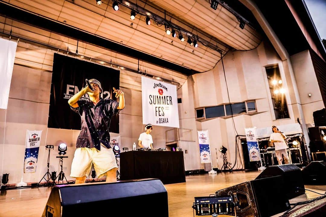 FM802さんのインスタグラム写真 - (FM802Instagram)「JIM BEAM SUMMER FES presents 802 RADIO MASTERS  SOUND CAMP SPECIAL LIVE⚡️  7月14日(金) 📍大阪城野外音楽堂 🎙️MC：中島ヒロト @djhirotonakajima    オープニングアクトに #Neibiss (@neibiss_ )が登場✨  この日の模様は 7/18(火)802 RADIO MASTERSにて 一部オンエア！#802RM  📷by 渡邉一生 @nabespg」7月15日 9時51分 - fm802_pr