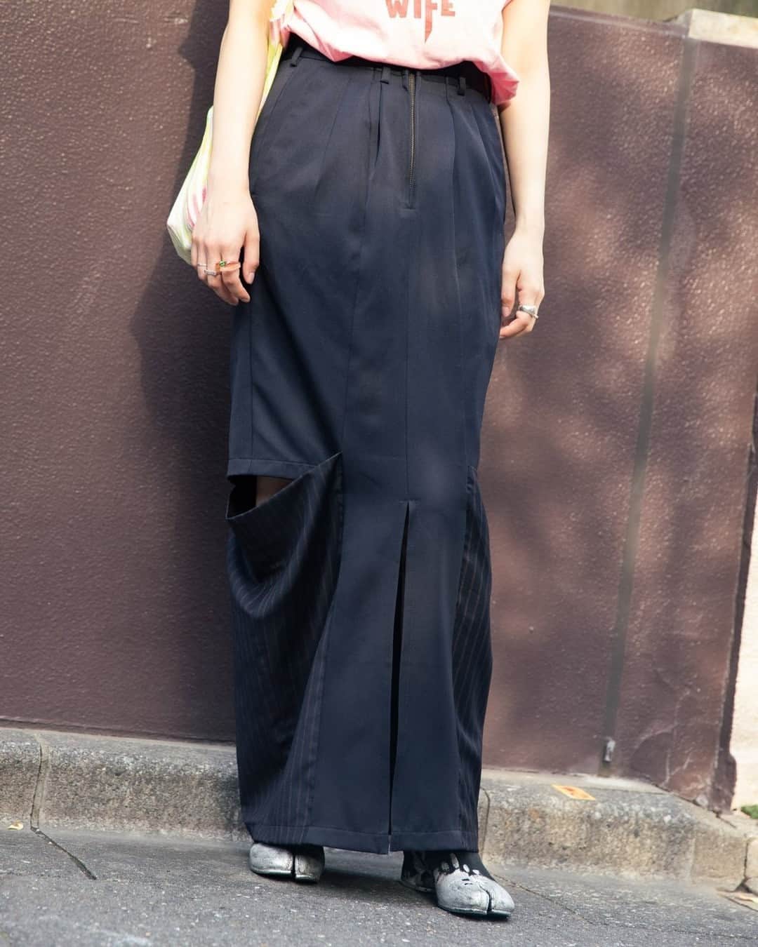 Fashionsnap.comさんのインスタグラム写真 - (Fashionsnap.comInstagram)「Name: 井上あおい⁠ Age: 27⁠ ⁠ Tops #TheVampiresWife⁠ skirt #77circa⁠ Bag #GIUGIU⁠ Shoes #MaisonMargiela⁠ Necklace #CHOPOVALOWENA⁠ ⁠ Photo by @onokoro0710⁠ ⁠ #スナップ_fs #fashionsnap #fashionsnap_women⁠」7月15日 10時00分 - fashionsnapcom
