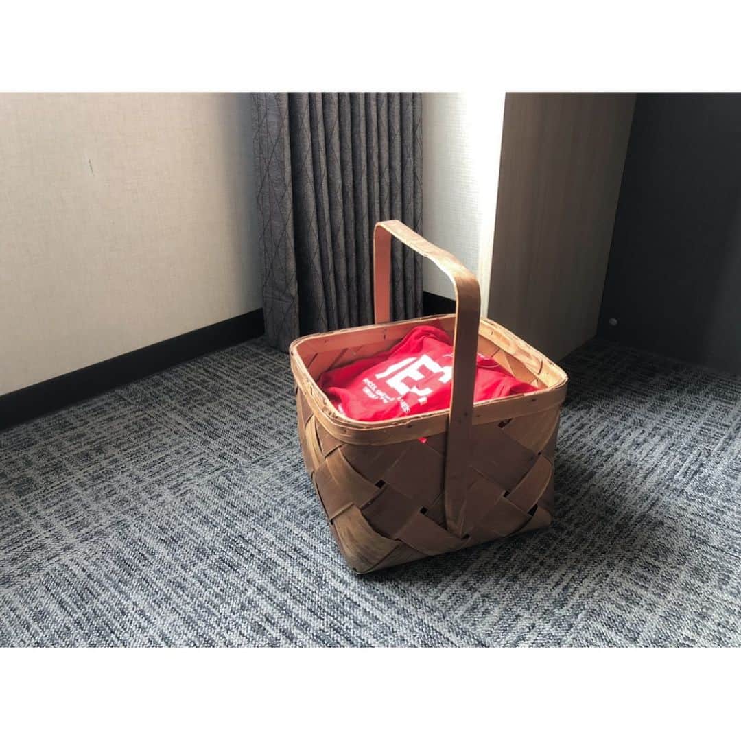 井山三希子さんのインスタグラム写真 - (井山三希子Instagram)「・ guild Bekkanさんで籠 早速🍑桃を入れて帰ります」7月15日 10時04分 - nikoyagi