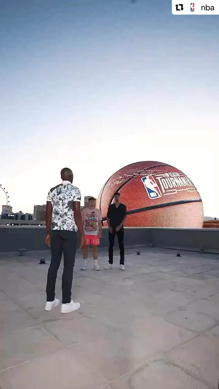 レイ・アレンのインスタグラム：「Sometimes you just have to go into your bag of tricks! 🤷🏾‍♂️The @nba In-Season Tournament begins November 3rd! @spherevegas @jesser @iamkrislondon #backouttoallenhisthreepointerbang」