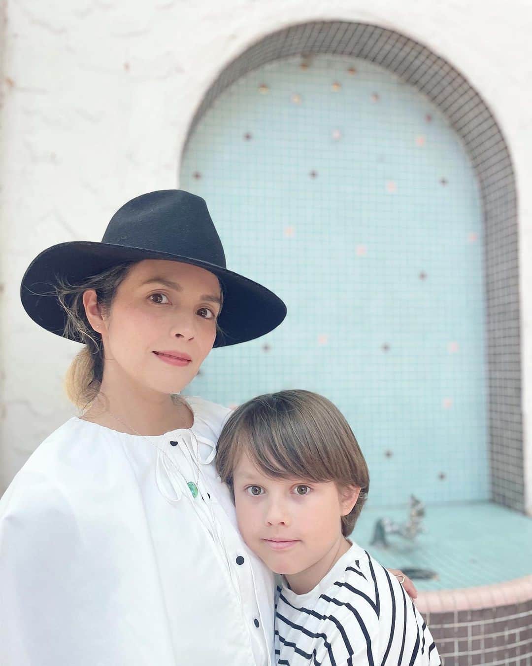 OLIVIAのインスタグラム：「Friday fun with the family at the Egyptian Museum. 💖💖💖」
