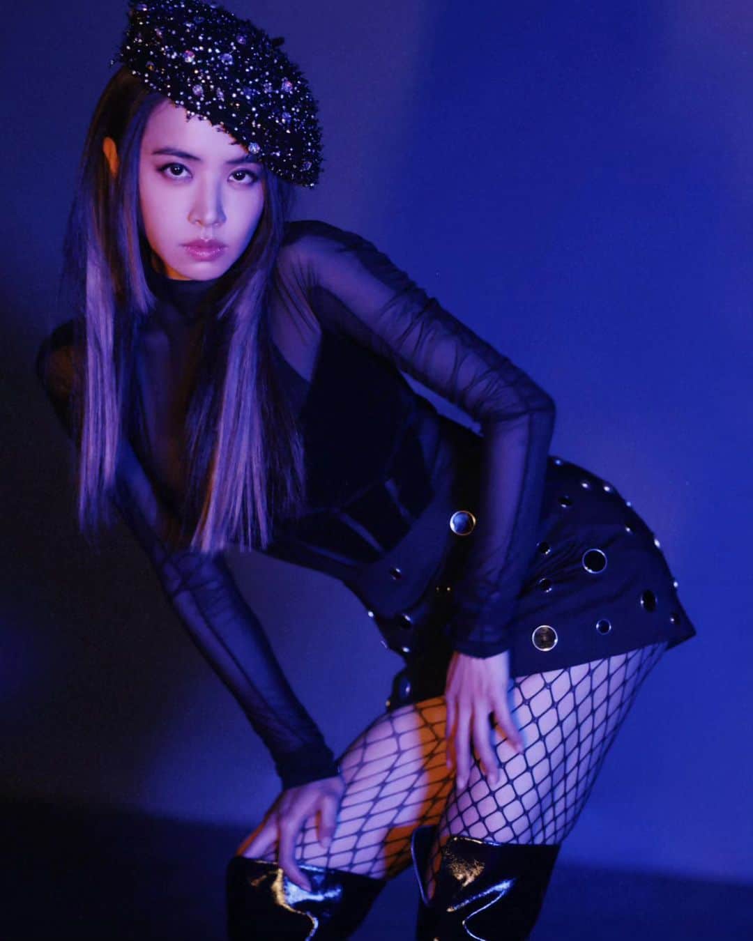 ジョリン・ツァイのインスタグラム：「😘😘😘  @rinaldyyunardiofficial  @theclique.hk @markgong_official @muglerofficial @wolford @majeparis @giuseppezanotti @purplepr @yvmin_official」