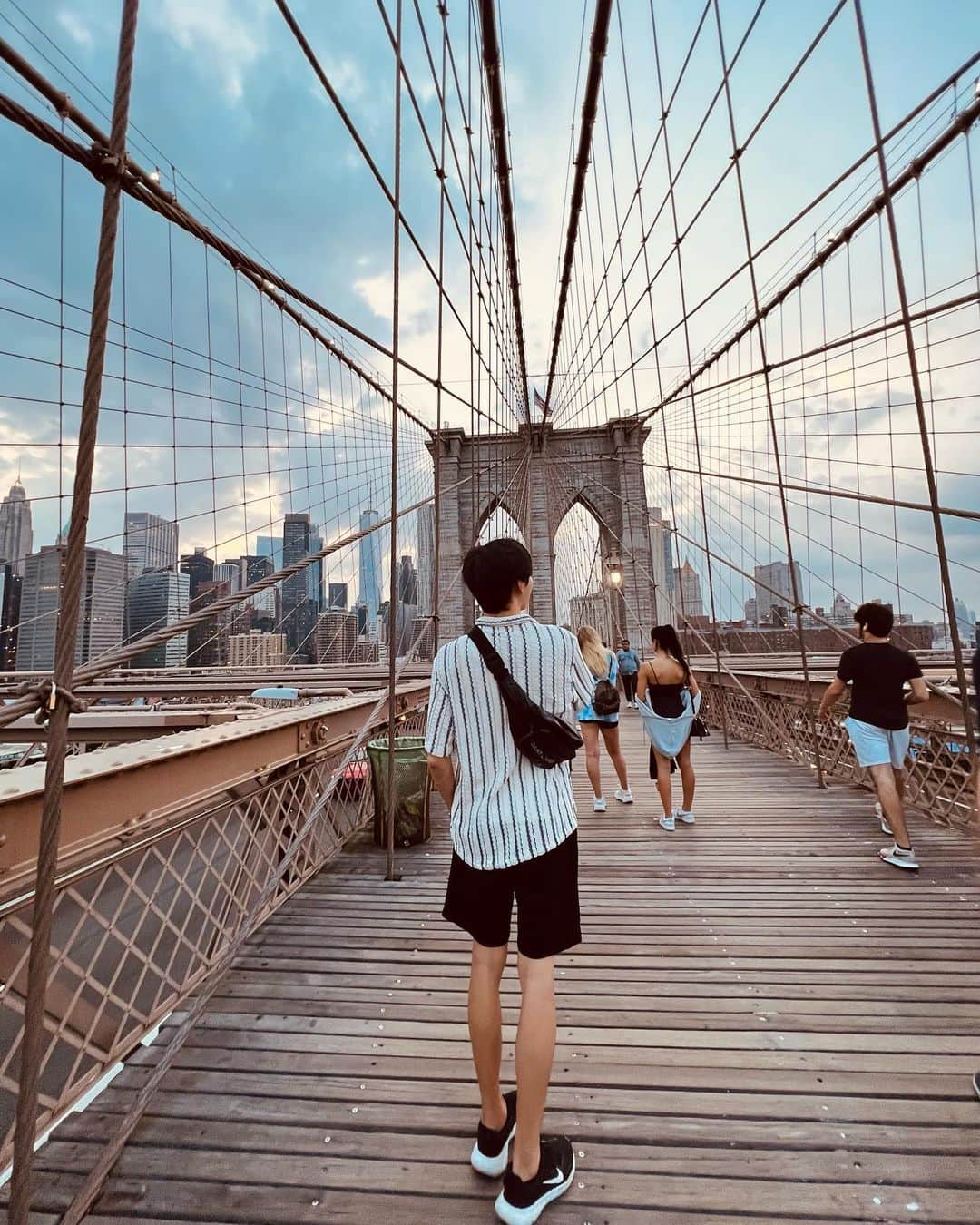 のインスタグラム：「Summer days🍉 don’t ask why on the last slide😆」