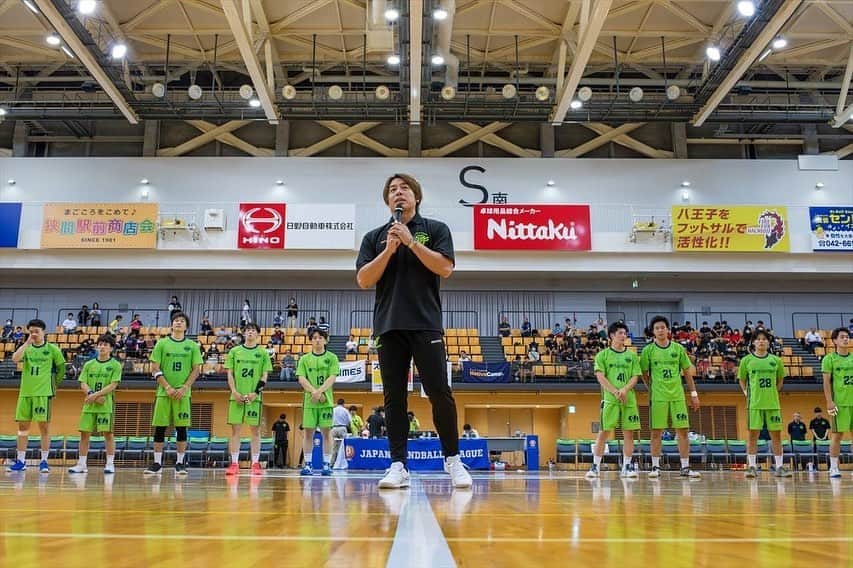 宮崎大輔のインスタグラム：「大崎戦負け。 ただ、アースは成長しています。 あとはやり方をまとめないとです！！ 応援ありがとうございました❗️  #アースフレンズbm #ハンドボール #日本リーグ #handball #gameday」