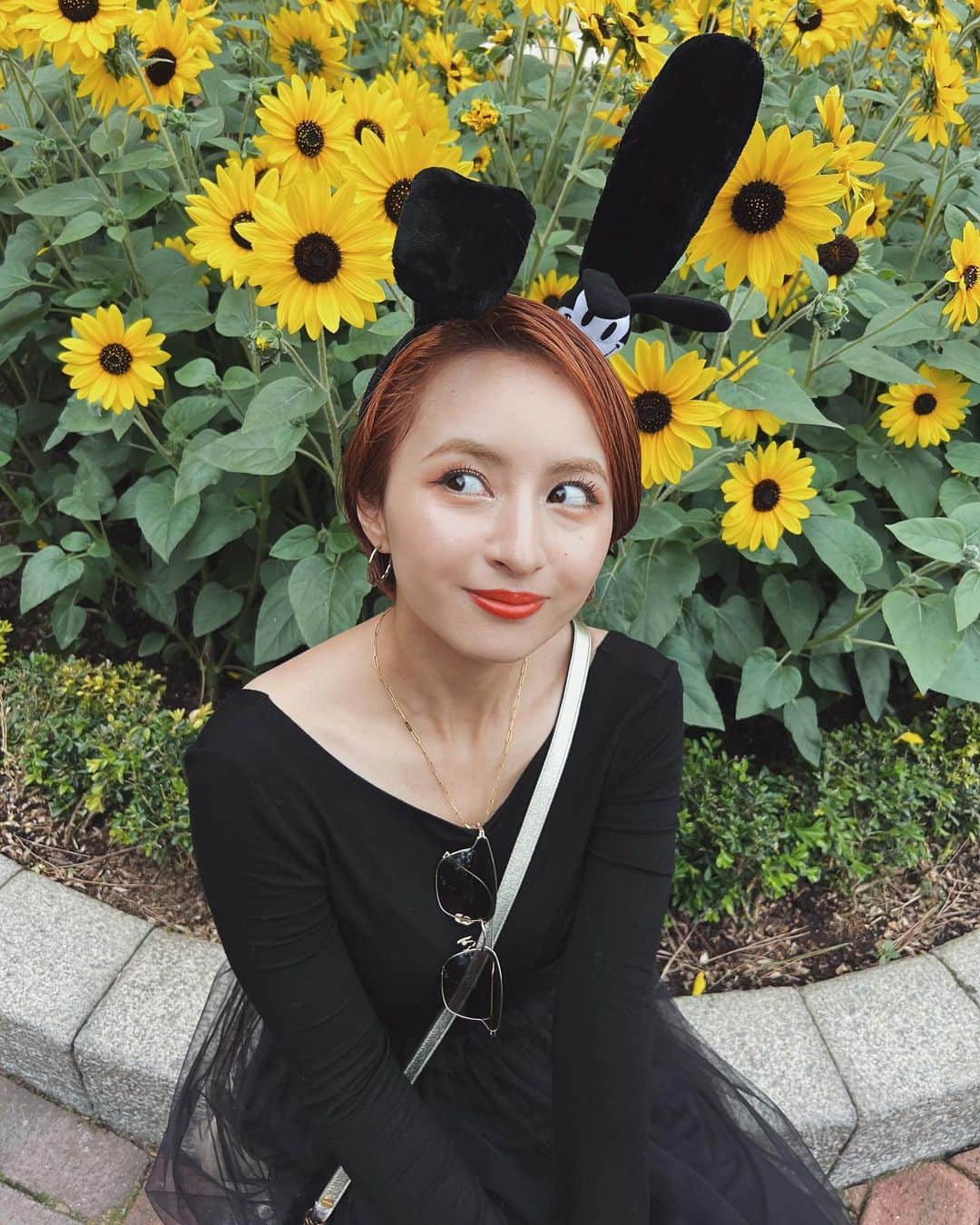 Julia Castroさんのインスタグラム写真 - (Julia CastroInstagram)「Tokyo Disney Sea🌻🖤  1年ぶりのディズニーシー、とーっても楽しかった♡ 食べてばっかりだったけど、ゆっくり回れて一番乗りたかったソアリンにも乗れて大満足👌🏻 沢山写真撮ったから沢山載せちゃう📷 (私の耳にいるオズワルド、終始元気なかった...🤔笑) . #tokyodisneyresort  #tokyodisneysea  #disneysea  #ディズニーシー #オズワルド」7月15日 21時39分 - julia.c.0209