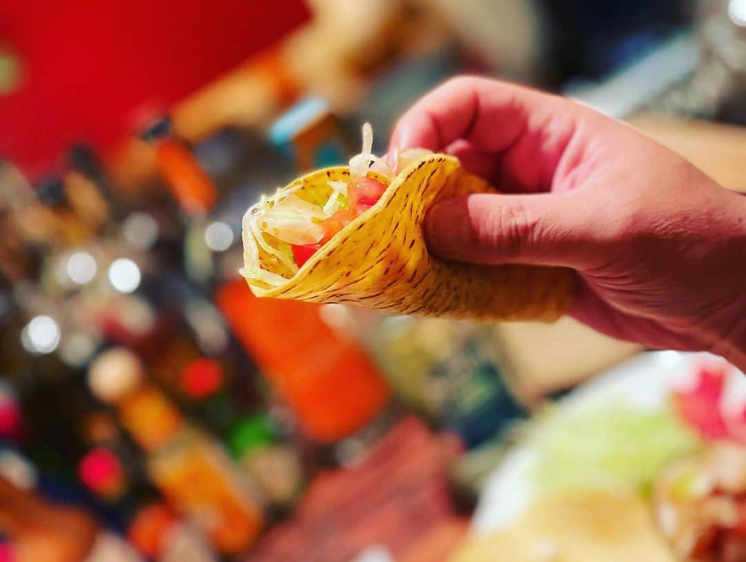 宮田麺児さんのインスタグラム写真 - (宮田麺児Instagram)「あぁ。。 美味い。　 まさか　テキーラと タコスにハマるとは 最高や。  #テキーラ #タコス #メキシコ料理 #アガベ #サウザー」7月15日 21時39分 - miyatamenji