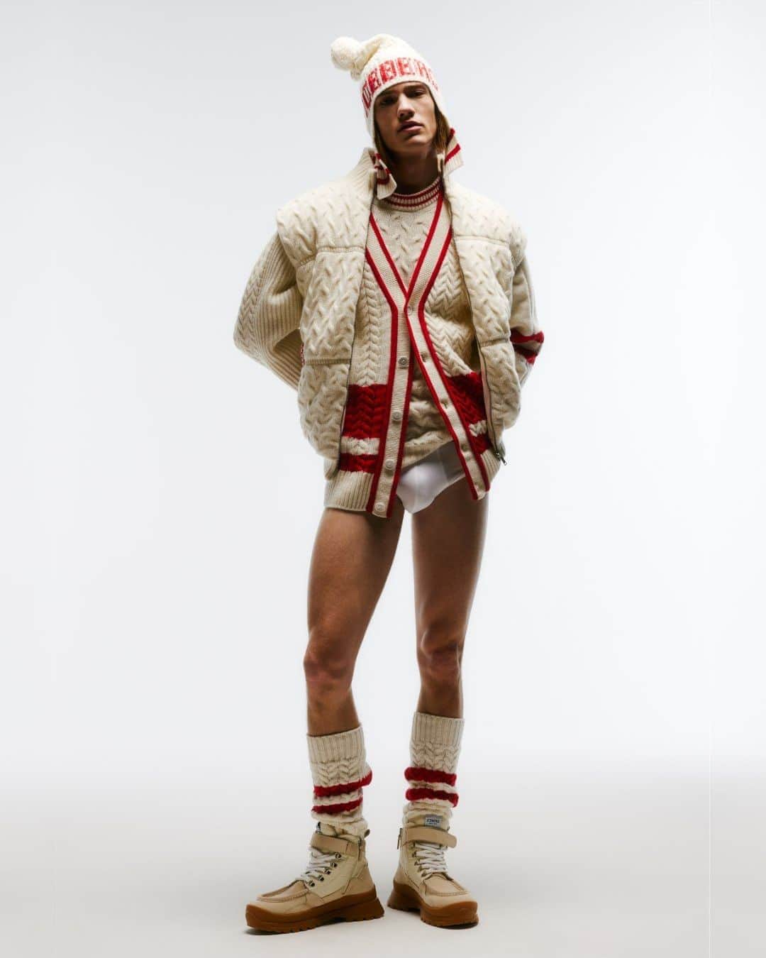アイスバーグのインスタグラム：「Immerse yourself in a world where craftmanship meets coolness, where everystitch tells a story. Discover ICEBERG Fall Winter 2023 collection in store and at iceberg.com  #iceberg1974 #iceberg #fw23 #ICEBERGFW23」