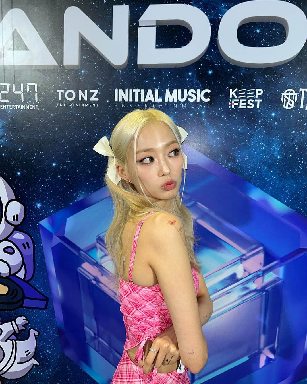 チャン・イェウンのインスタグラム：「🎀」