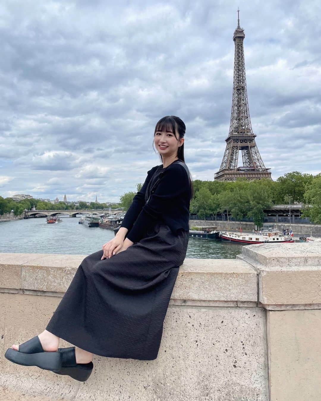 春乃きいなのインスタグラム：「#🇫🇷   in Parisです！🫶🏻  #01 #01line #idol #paris」