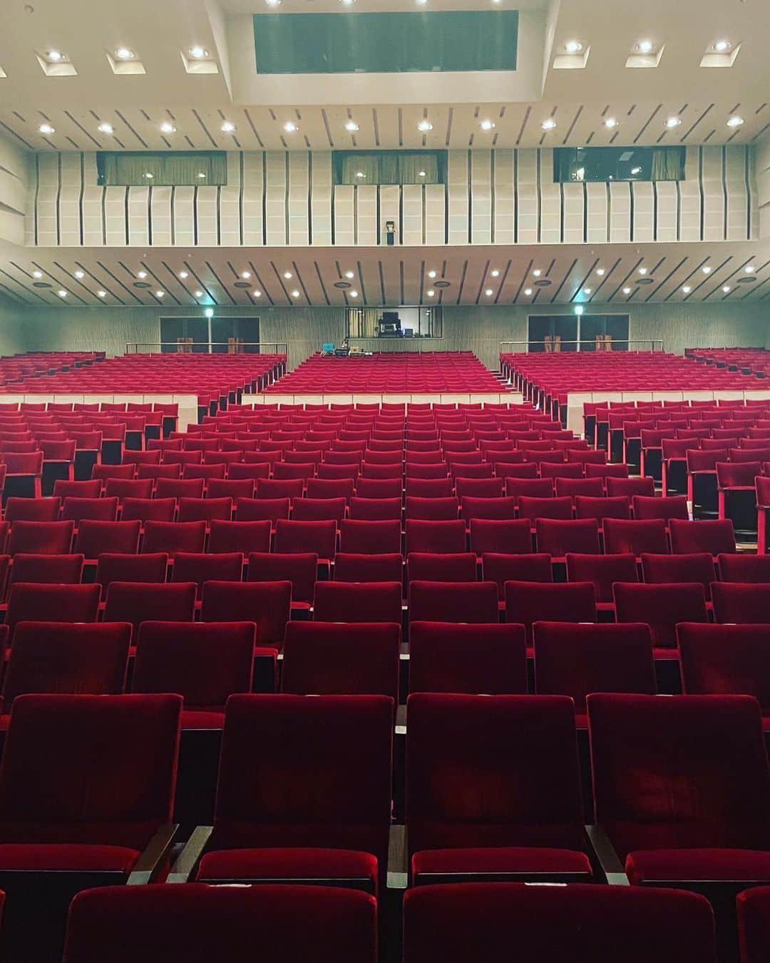 角田晃広さんのインスタグラム写真 - (角田晃広Instagram)「富山公演終了！楽しかったー。  富山との関係性こそわからないけどサンドウィッチマンありがとう。  #東京03 #寄り添って割食って #明日は長野 #ダウ90000 #蓮見くん見に来てくれてありがとう」7月15日 20時33分 - akihiro_kakuta