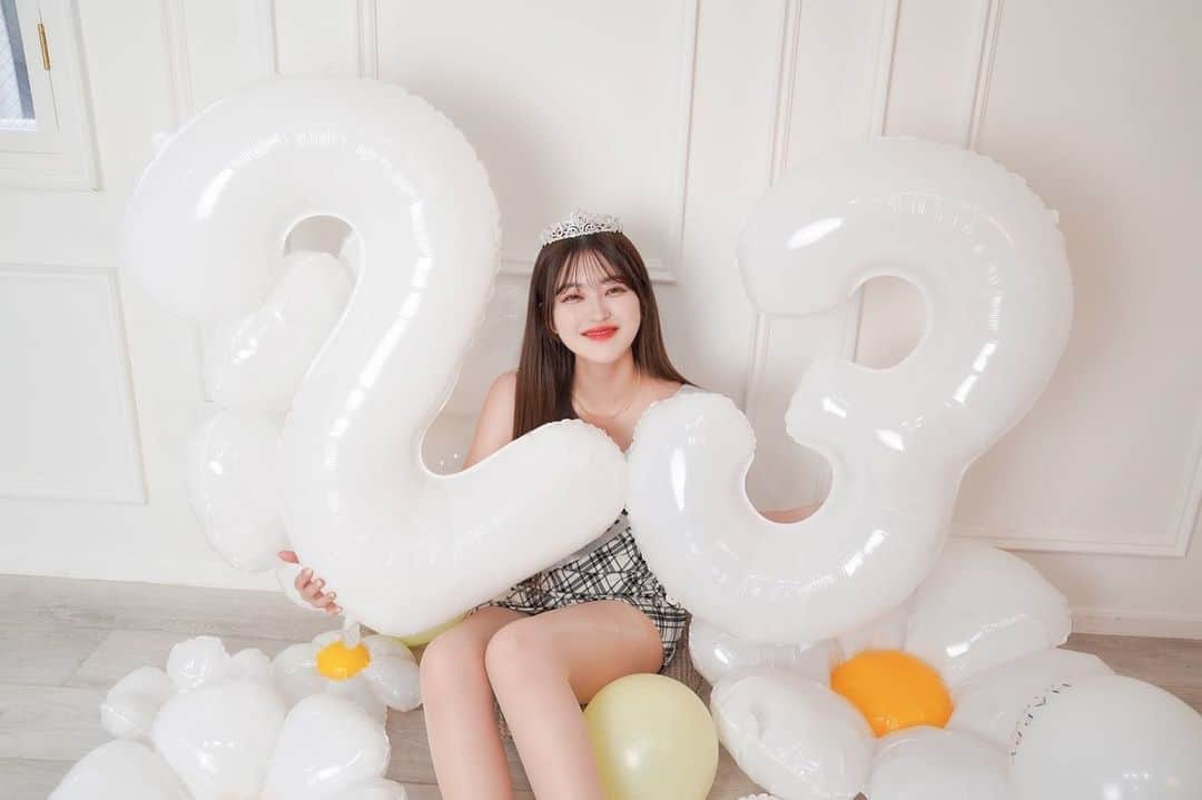 かっぱちゃんさんのインスタグラム写真 - (かっぱちゃんInstagram)「23歳になりました🎈 お祝いのメッセージ本当にありがとうございます🫶🏻 23歳も私らしく頑張ります！見守って貰えると嬉しいです✨ 幸せな誕生日をありがとうございます☺️」7月15日 20時34分 - _kappachan__23