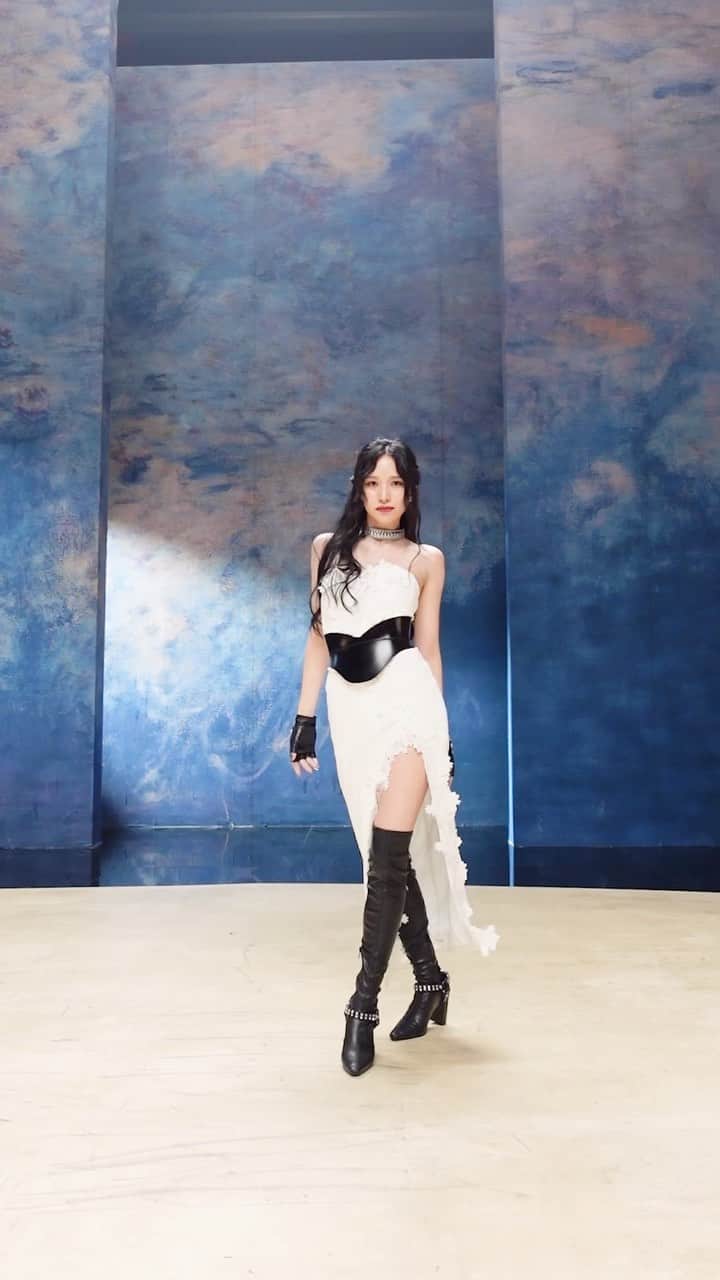 TWICE JAPANのインスタグラム：「MISAMO JAPAN 1st MINI ALBUM『Masterpiece』 2023.07.26 Release  MISAMO「Do not touch」 White Dress ver  MINA   #MINA #Donottouch #Masterpiece #MISAMO」
