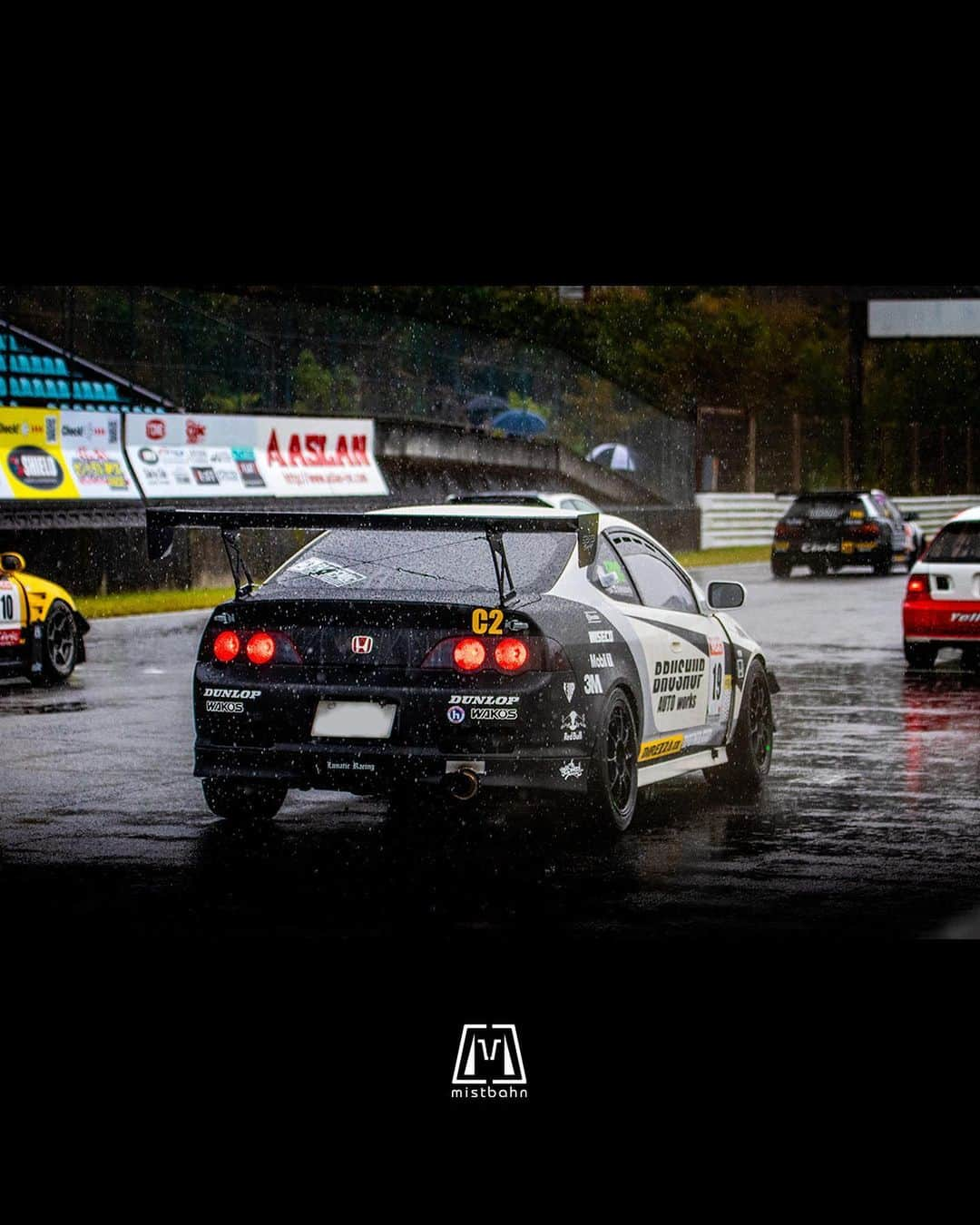 mistbahnさんのインスタグラム写真 - (mistbahnInstagram)「_ BRUSHUP AUTO WORKS Honda DC5 INTEGRA Type R _ 🚗: @daiki1125_dc5 / @akichi.622 📷: @mistbahn _ Shot on 9-Oct 2022 🏁 "Circuit Festa ( @circuit_festa_west_japan )" "RACING COLOR CHAMPIONSHP. Central Circuit (Hyogo Japan). _ JP) 2022年10月9日、セントラルサーキットで開催された「サーキットフェスタ ( @circuit_festa_west_japan )」内の「レーシングカラーチャンピオンシップ」で撮影。 _ #circuitfesta #サーキットフェスタ #サーキットフェスタ2022 #racingcolorchampionship #レーシングカラーチャンピオンシップ #centralcircuit #セントラルサーキット #brushupautoworks#ブラッシュアップ大阪 #brushup_aw_osaka #hondaintegra #dc5 #dc5r #dc5integra #itr #インテグラ #ホンダインテグラ #integra #hondaintegratyper #kseries #k20 #k20a #vtec #timeattack #timeattackjapan #hondasontrack #nt03 #enkeiwheels」7月15日 21時01分 - mistbahn