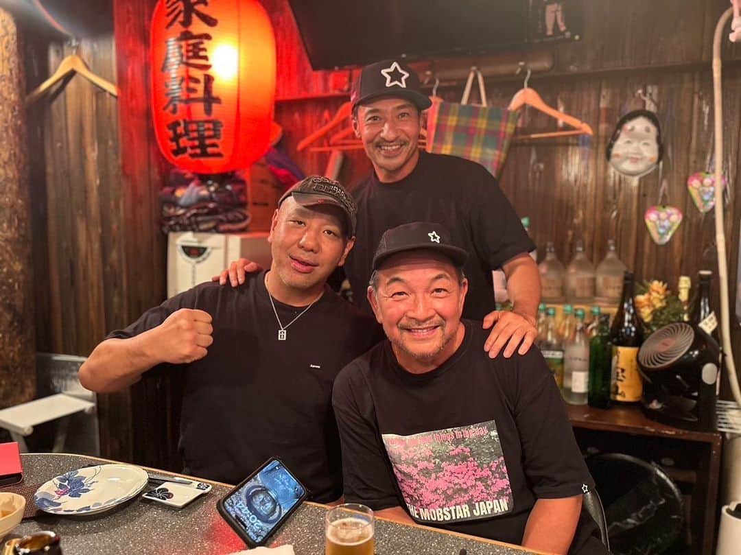 中野英雄のインスタグラム：「サップ西成と7年ぶりの再会 サップの引退試合から 会ってない 嬉しいね 明日のブレイキングダウンのオーディションに期待‼️  #instagram #enjoy #japan #instagood  #happy #japan」