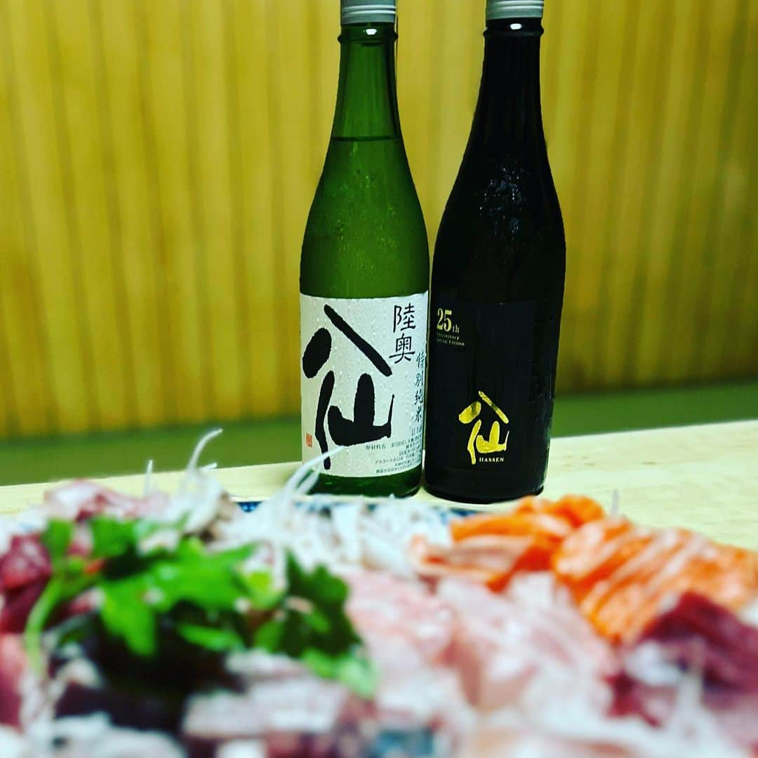 レイチェル・チャンのインスタグラム：「Love HASSEN🍶 One of the best sake in the world! Hassen from Hachinohe, Aomori！ 八仙を八戸で頂く幸せたるや💖 日本酒好きが集う、夏の八戸  #hassen #sake #aomori #hachinohe #日本酒　#八仙　#陸奥八仙 #八戸」