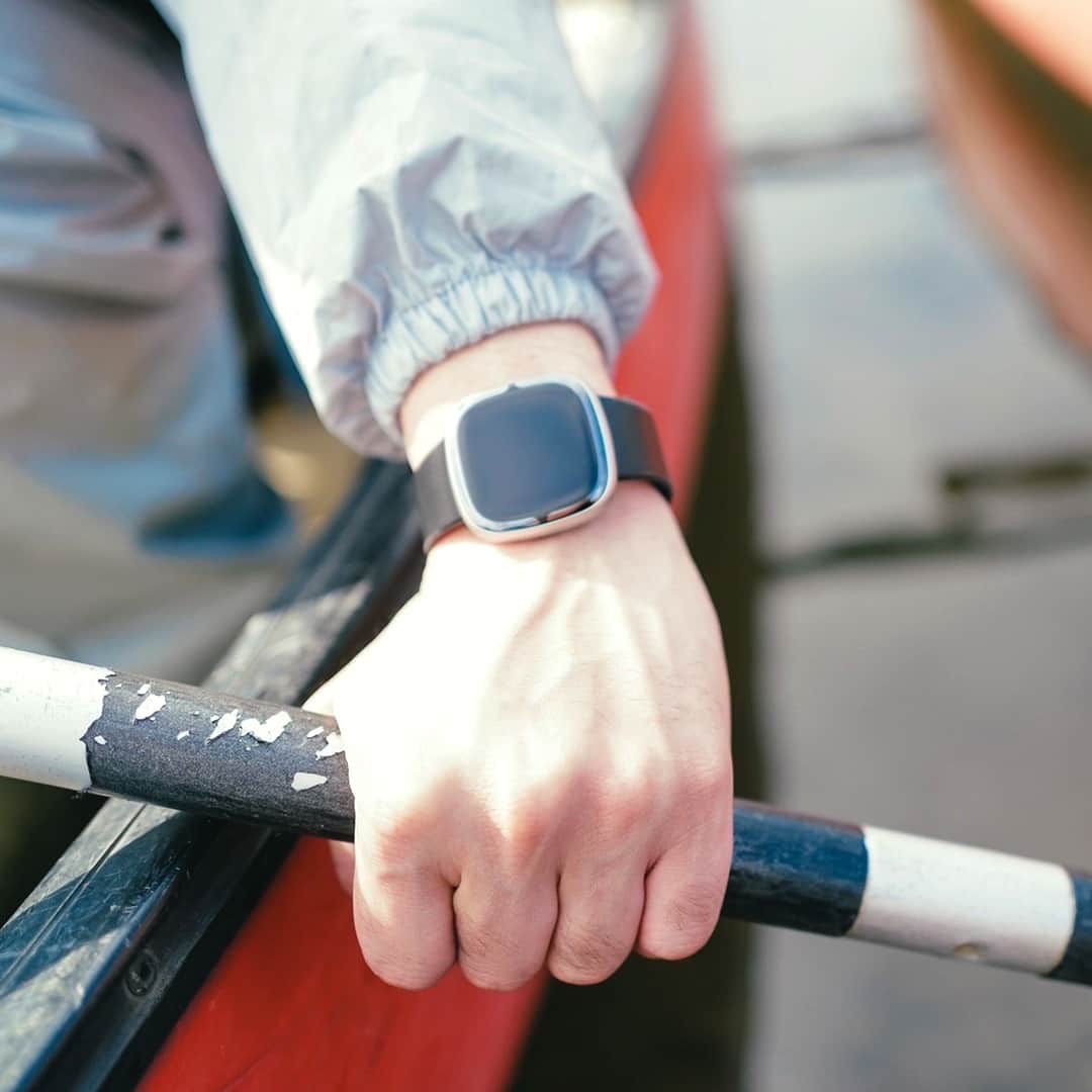 Fitbit Japanのインスタグラム：「アウトドアが楽しい季節になってきた✨ 今年の夏は#Fitbit と一緒にどこに行く❓」