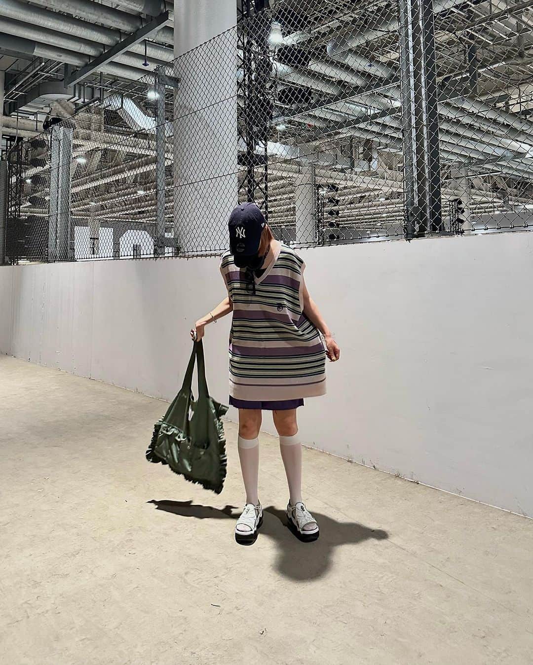 相羽瑠奈のインスタグラム：「🌚 💶🪻🛻💨」