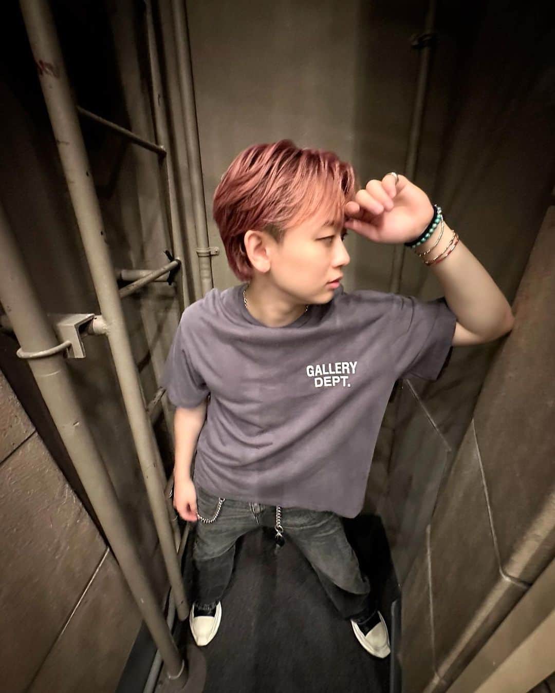 のインスタグラム：「B9 unlimited  Day 8,9  thank u Osaka🔅  #超特急 #B9」