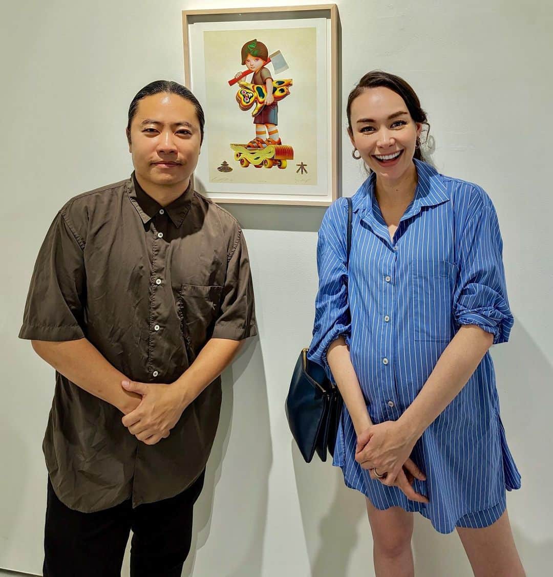 シャウラのインスタグラム：「👋🏻👶🏻❤️🇯🇵☀️🥵🎨🪵🪓 Our conversation today. @jamesjeanart 二人の会話を絵文字にしたら。  #art #jamesjean #haroshi」