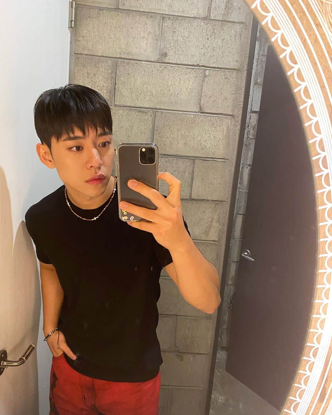 デヒョン のインスタグラム：「오늘하루의 마무리,, 너무 좋았다! 감사합니다!!!!!!! #baby」