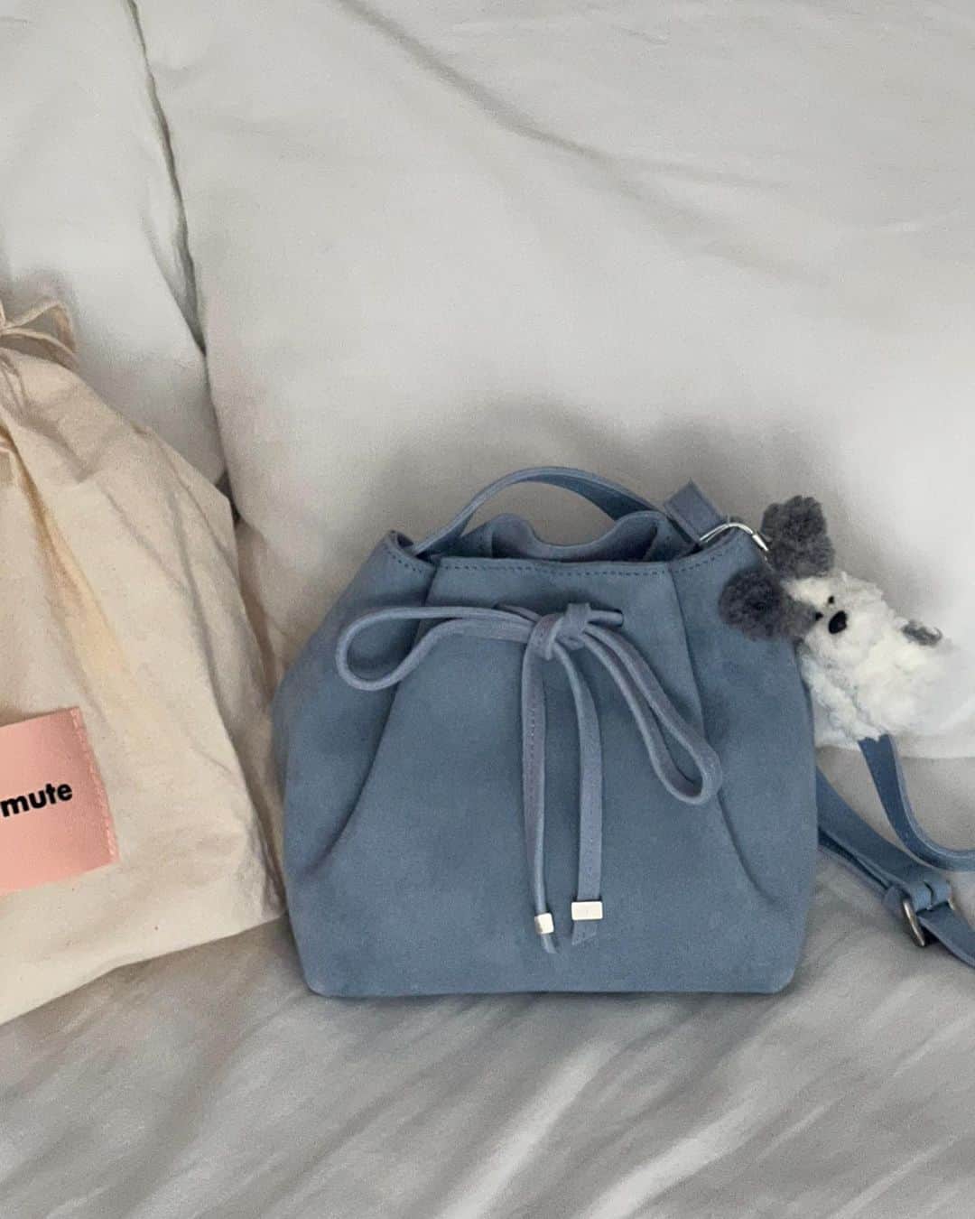 岡元優香さんのインスタグラム写真 - (岡元優香Instagram)「.  new bag . @minitmute 💙💙  #minitmute  #minitmutebag」7月15日 21時21分 - ___o3yuka._