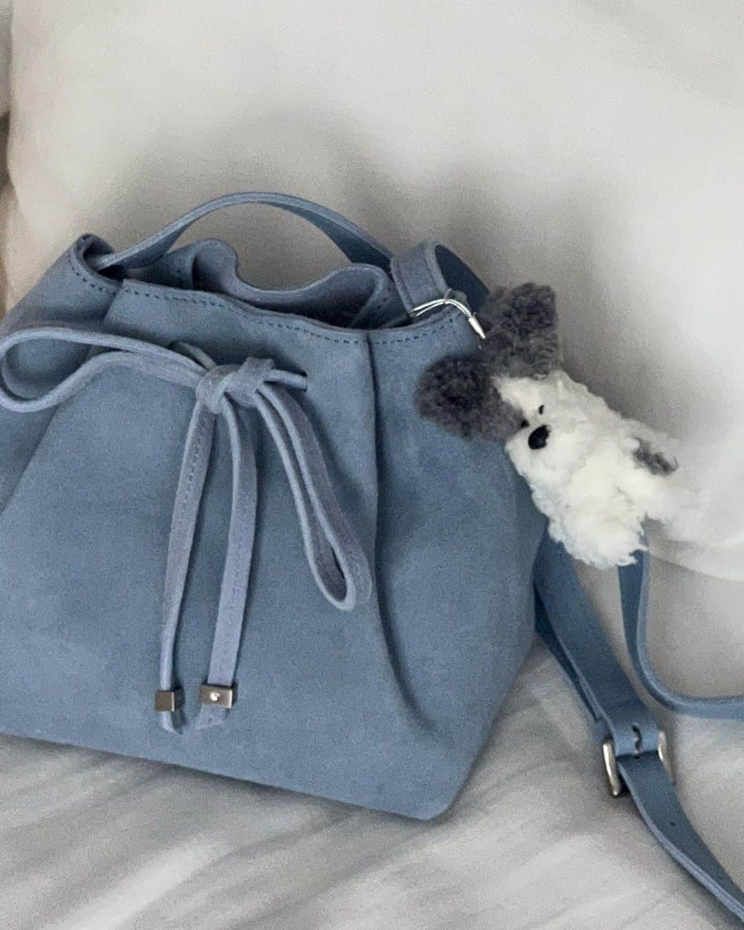 岡元優香さんのインスタグラム写真 - (岡元優香Instagram)「.  new bag . @minitmute 💙💙  #minitmute  #minitmutebag」7月15日 21時21分 - ___o3yuka._