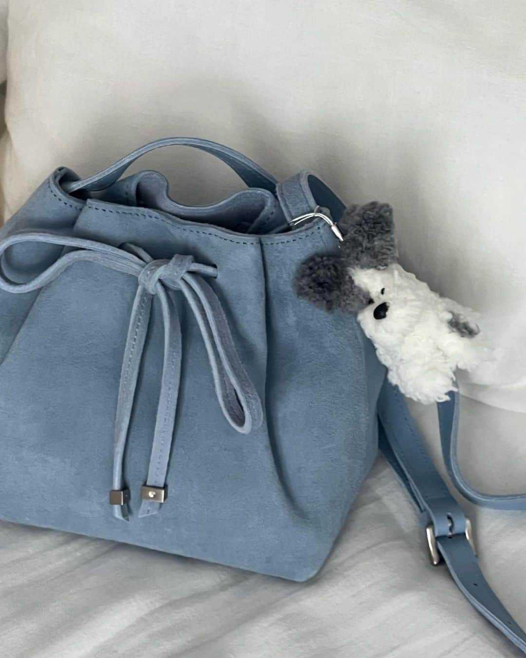 岡元優香さんのインスタグラム写真 - (岡元優香Instagram)「.  new bag . @minitmute 💙💙  #minitmute  #minitmutebag」7月15日 21時21分 - ___o3yuka._