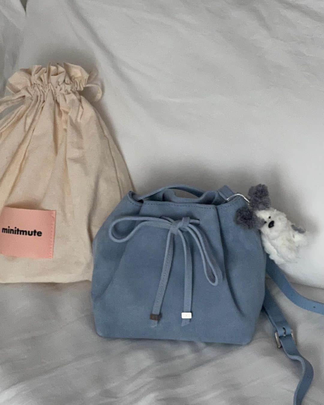 岡元優香さんのインスタグラム写真 - (岡元優香Instagram)「.  new bag . @minitmute 💙💙  #minitmute  #minitmutebag」7月15日 21時21分 - ___o3yuka._