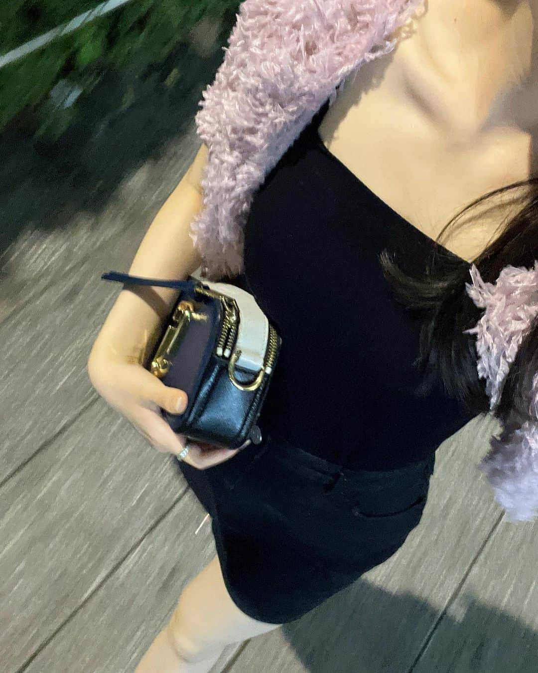 雨宮凜々子のインスタグラム：「today's photos📸  カーディガンでもトップスでも着れるのが最高💗 ZOZOTOWNから買えるよ〜  #ootd #fashion #meemselect #zozotown #夏コーデ #銀座カフェ」