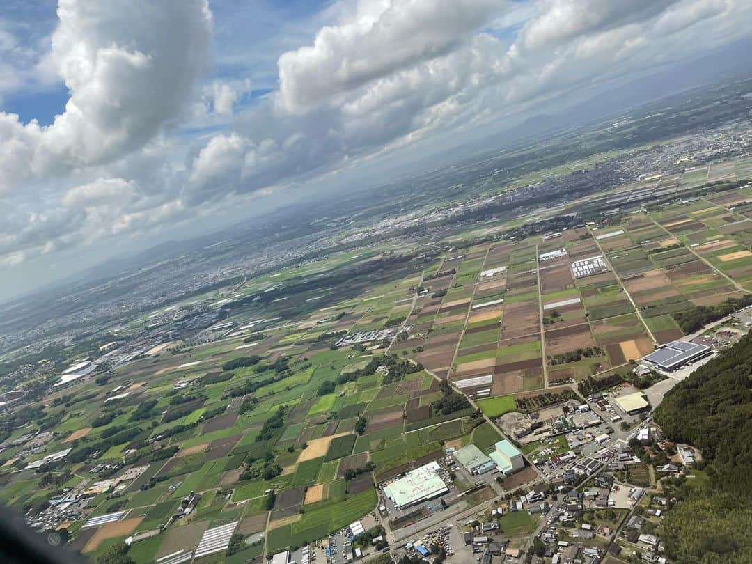 黒瀬純のインスタグラム：「今日は朝から熊本行って東京戻ってそこから新潟 イドーオーカドーおじさん 車窓から花火見えて素敵やん 新潟の浦佐駅芸人以外いなかったけど素敵やん パネルのお祭りよくわかんないけど素敵やん」