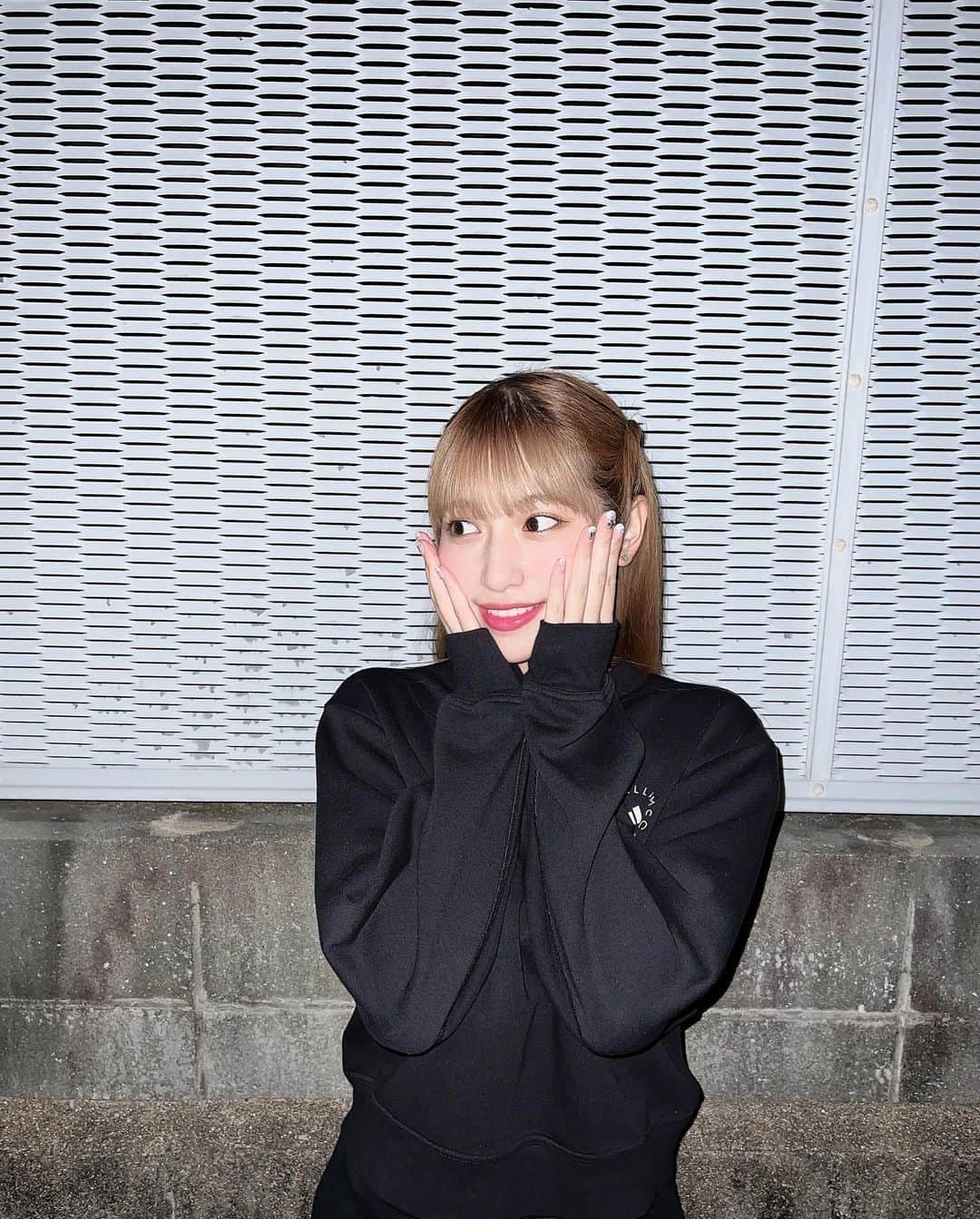 山下エミリーさんのインスタグラム写真 - (山下エミリーInstagram)「かわいい...🖤🩶 @adidastokyo #adidas」7月15日 21時24分 - emiri_hkt48