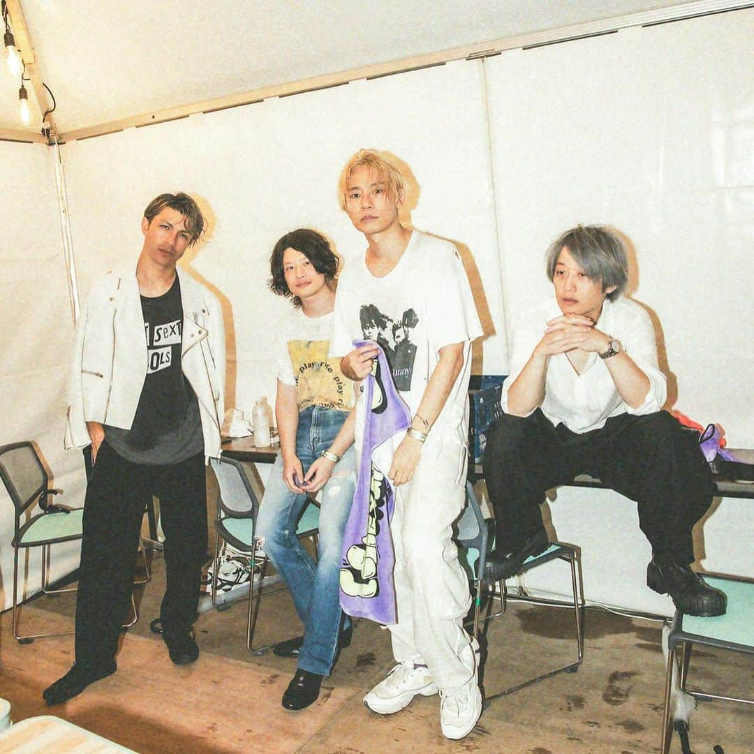 [ALEXANDROS]さんのインスタグラム写真 - ([ALEXANDROS]Instagram)「2023年夏フェススタート！ #JOINALIVE 最高の幕開けでした！  雨の中観てくれたみなさん、ありがとうございました！ WurtSもありがとう。この夏よろしくね！  また来週、福岡と大阪でお会いしましょう。  にーやん  #Alexandros  #joinalive #WurtS #VANILLASKY」7月15日 21時34分 - alexandros_official_insta