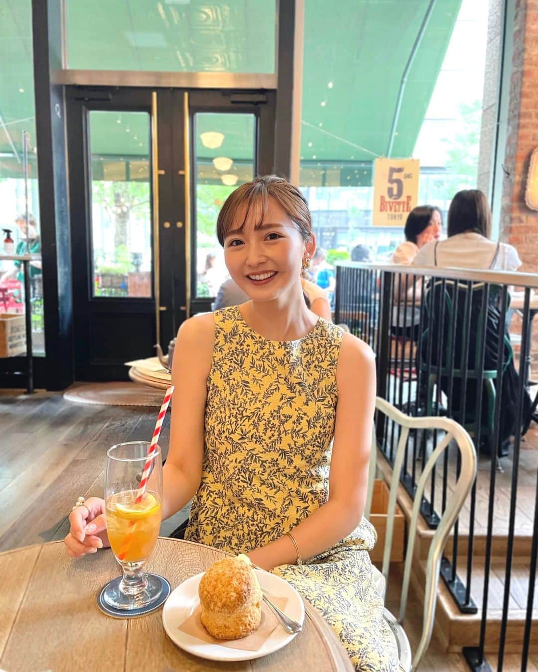 のインスタグラム：「♡ ・ ・ 世の中は3連休ですね🌴🧡 私は3連休ではないけど 少しのんびり過ごせそう〜🫶🏻 今日も良い日にしましょう〜😉♡」