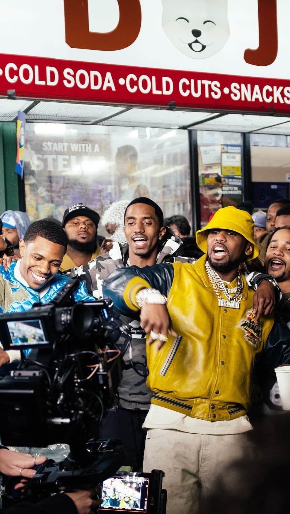 ファボラスのインスタグラム：「3 Generations of Fly…  FLYEST IN THE CITY ✈️ 🗽 KING COMBS ft. A-BOOGIE • JEREMIH • FABOLOUS   VIDEO IS 🆙 - LINK IN BIO」
