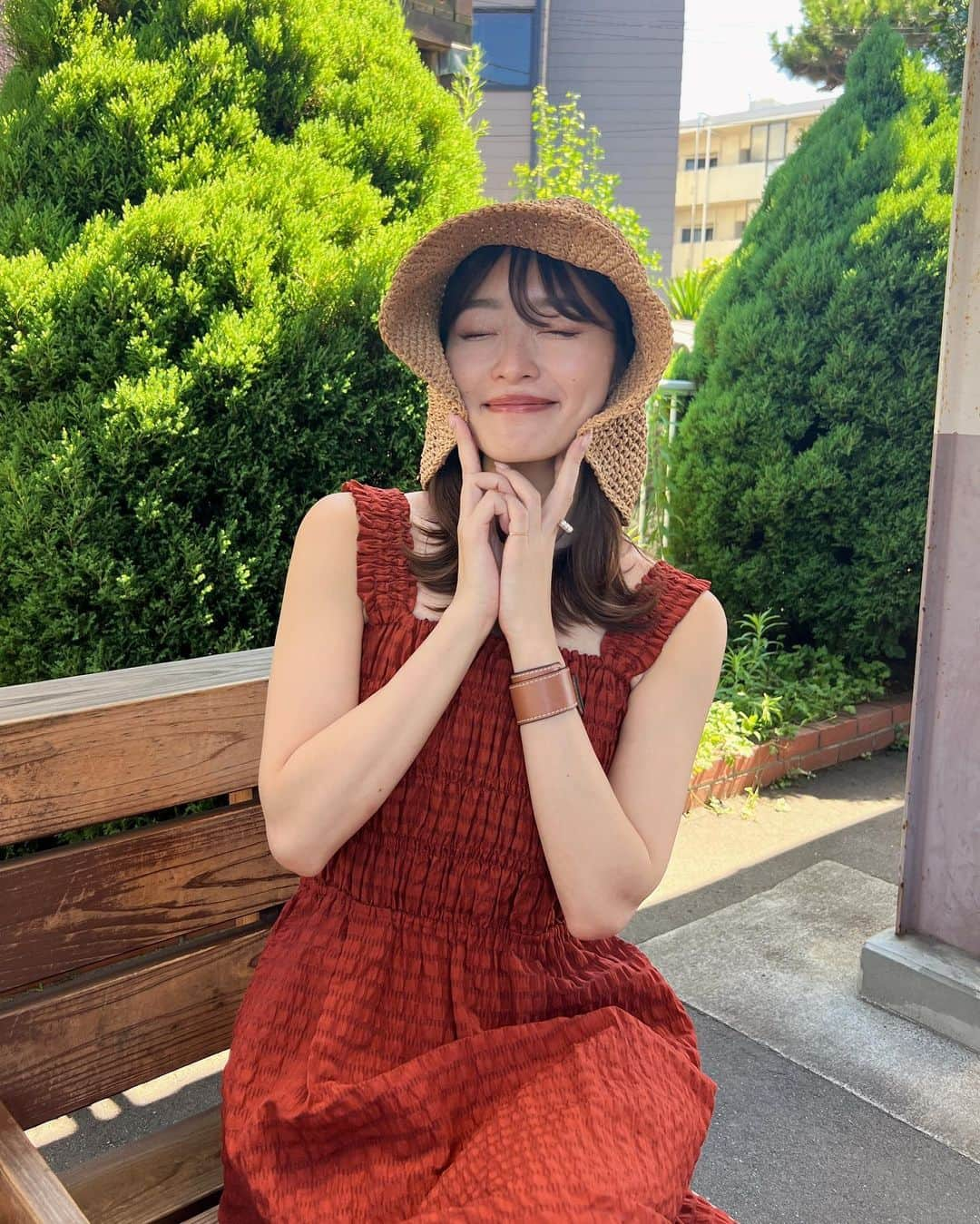 吉次玲奈さんのインスタグラム写真 - (吉次玲奈Instagram)「@unitage_official のお気に入りワンピース♡  カーキと迷いに迷って、バーガンディーにしました☺️  胸元がシャーリングになっているのでスタイルアップするし、肩ひもが太めなので普通のキャミワンピースに比べると二の腕も気になりにくい◎  今度YouTubeでも紹介します🫶🏻  #unitage #ユニテージ #zozotown #zozotown購入品 #ワンピースコーデ #156cmコーデ #骨格ウェーブ #骨格ウェーブコーデ #キャミワンピ #キャミワンピース #チェック #チェックワンピース #鎌倉 #鎌倉カフェ #鎌倉観光 #江ノ島 #江ノ島カフェ #夏コーデ #夏服コーデ #夏服 #20代コーデ #麦わら帽子 #むぎわら帽子」7月15日 12時37分 - rena_yoshitsugu