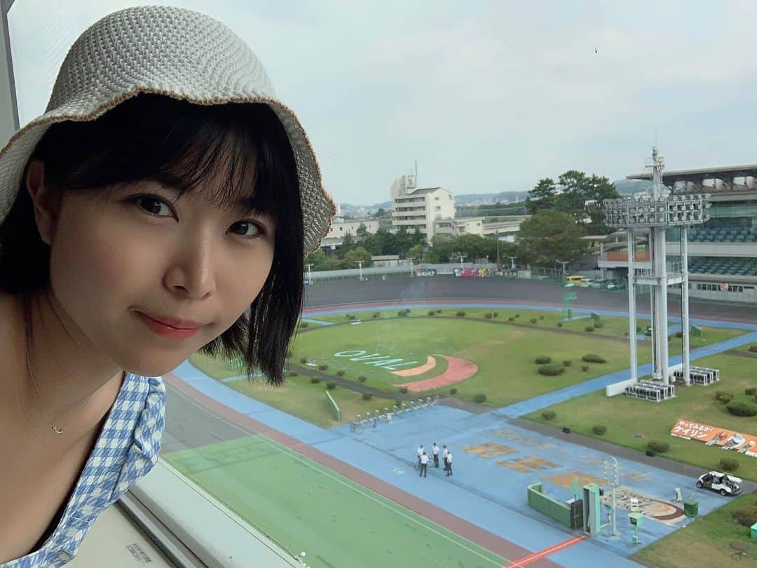 西村禮のインスタグラム：「初めての京王閣競輪場🚴‍♀️  関係者の方にご案内いただき行ってきました！！  レースも少し参加しましたよ😆 結果は…負けたけど(笑)  特別な場所から見せていただきました✨ 天気も良くて本当に気持ちよかった！ 選手はみんな本当にかっこいい！ 私もストイックにがんばろう！  素敵な三連休にしてね❤️  #西村禮 #競輪 #京王閣競輪場 #ミス夕刊フジ子 #japanese #instagood #ig_japan #tokyo #fyp」