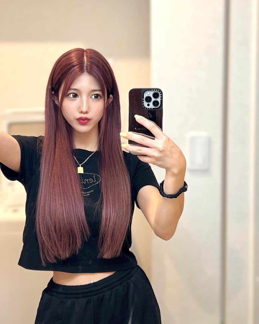 きこのインスタグラム：「new  hair アメリカンチェリーの色にしたくて 赤っぽいパープルにした🍒💜 @lapis_sota 💛 . . . #newhair  #赤髪」