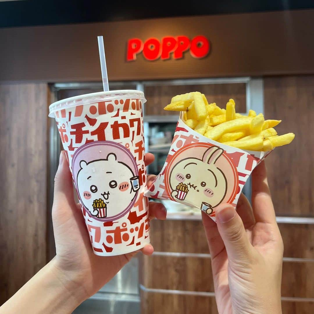 若松来海のインスタグラム：「ちいかわ イトーヨーカドーコラボに早速行ってきたよ🍟 ちいちゃん〜🫶🏻🤍 ⁡ ⁡ ⁡ ⁡ ⁡  #ちいかわ #ちいかわグッズ  #ちいかわ好きな人と繋がりたい  #ちい活  #ちいかわのいる生活  #ちいかわコラボ  #ナガノ #ポッポ #イトーヨーカドー #chiikawa #うさぎ #ちいかわうさぎ」