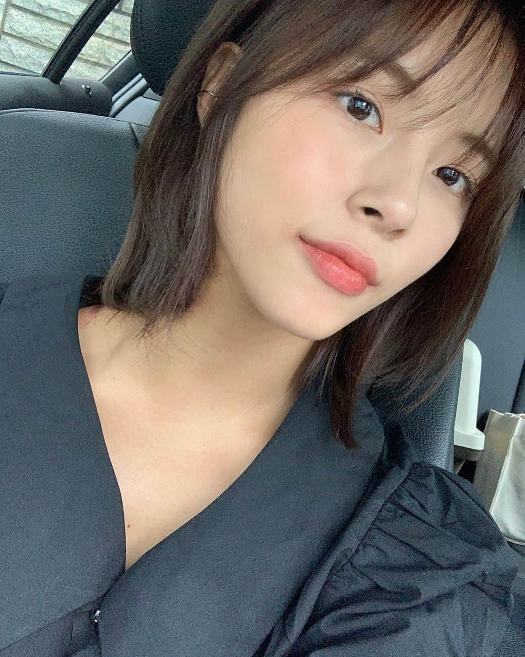 ドヒのインスタグラム：「에라 몰라 싹둑💇🏻‍♀️」