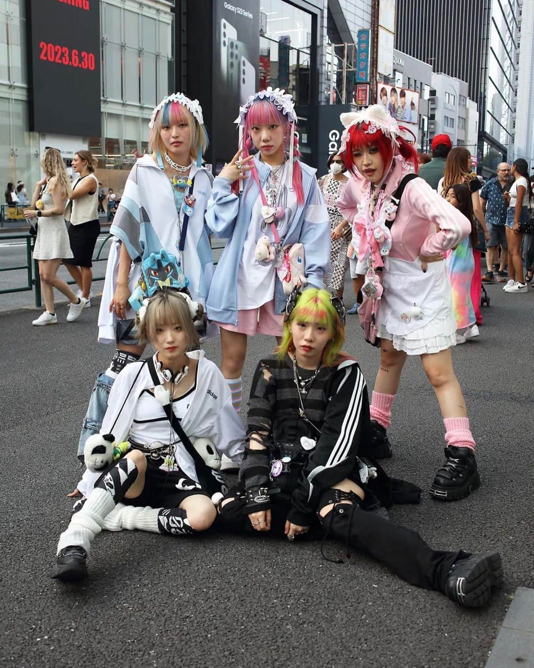 FRUiTSさんのインスタグラム写真 - (FRUiTSInstagram)「Harajuku is alive and kicking! Our own @aoki_street.1985 recently shot for @voguemagazine in their new #streetstyleseries and we’re here for it.   #voguemagazine #shoichiaoki #fruitsmagazine #harajuku #streetstyle #tokyo #japan」7月15日 13時26分 - fruitsmag